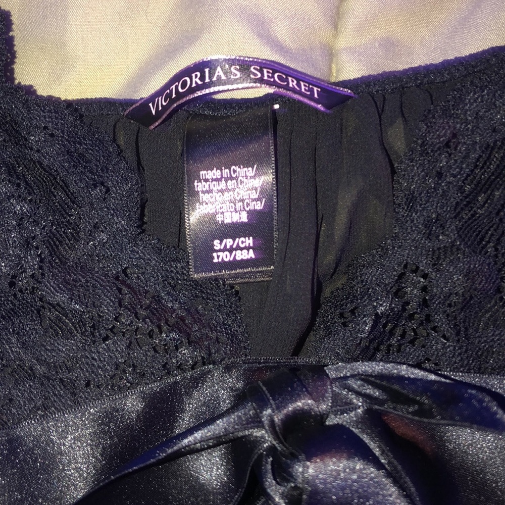 clothes - Picture 7 of 10